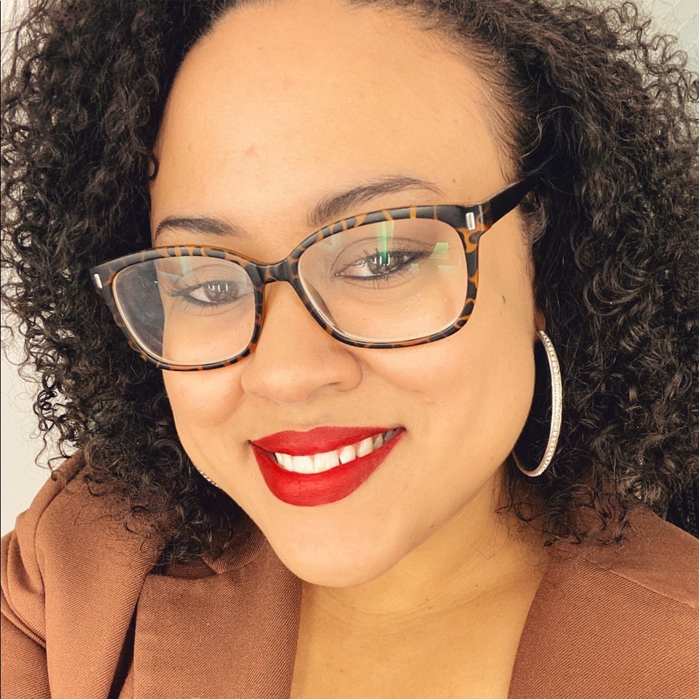 Meet your Posher, Ashley